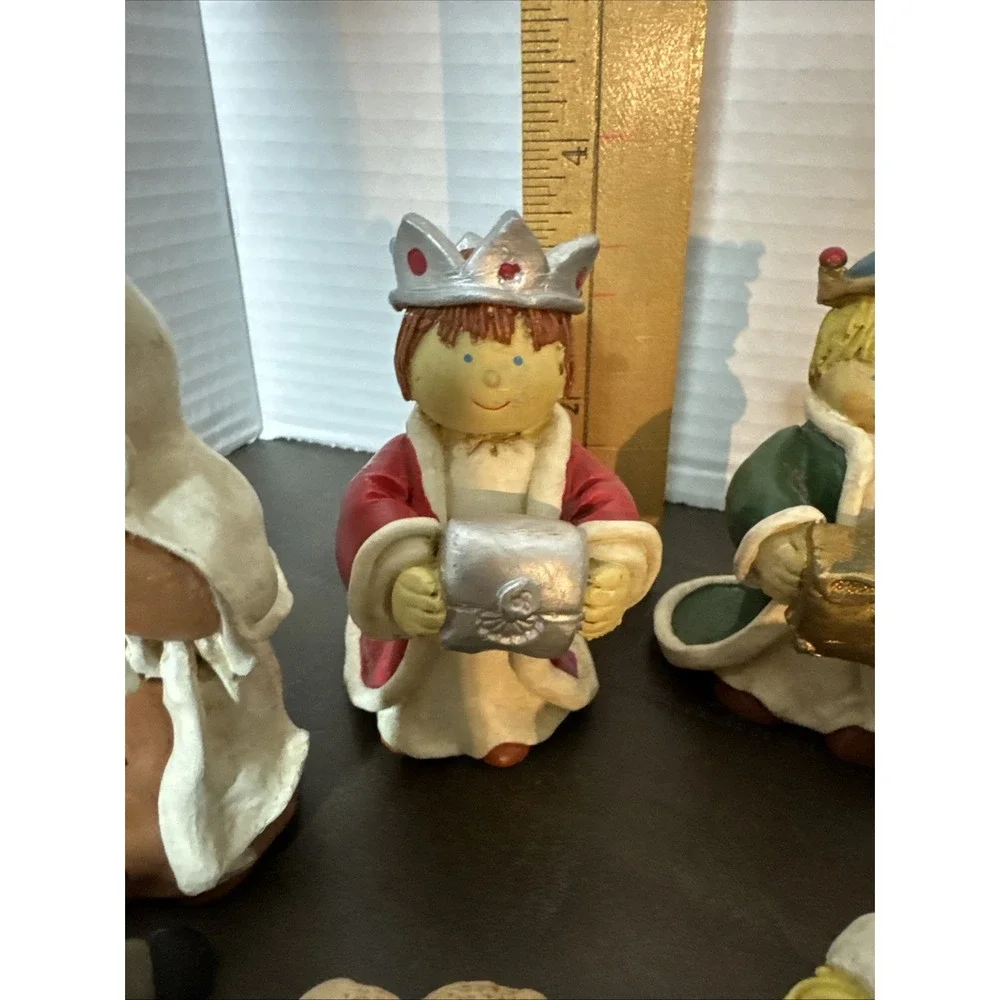 Vintage Porcelain Nativity Set Christmas 11 Piece Resin